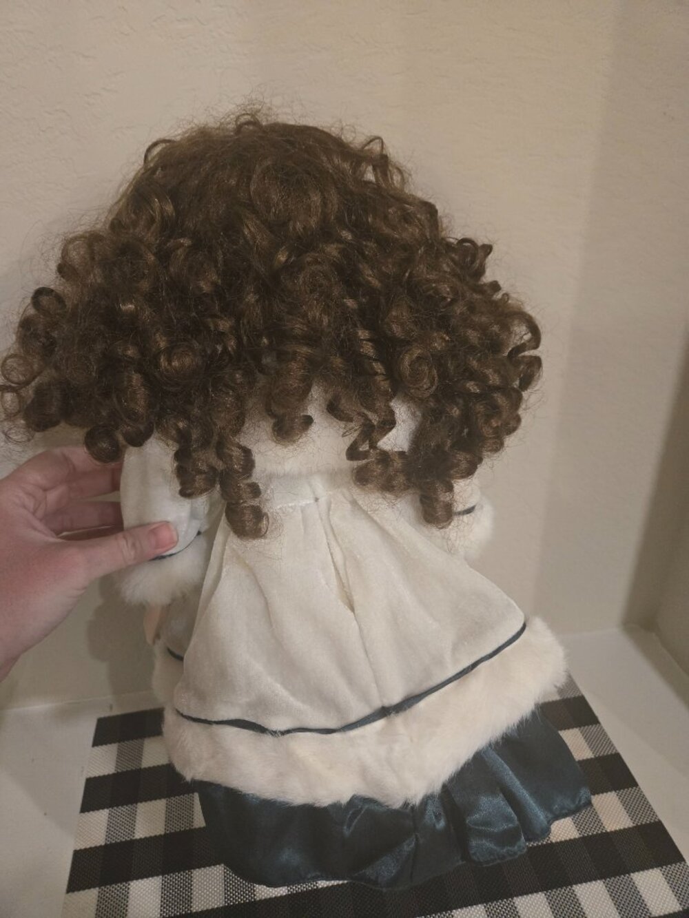 GEPPEDDO Collections Series Porcelain doll - Picture 9 of 13